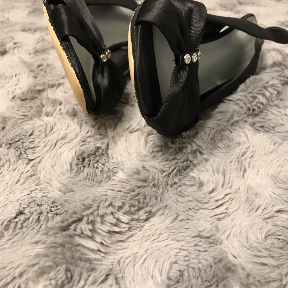 Heels - Picture 4 of 7